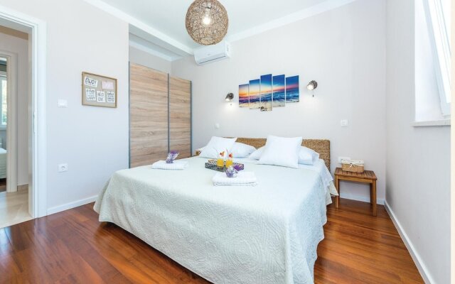 Stunning Home in Jadrija With Jacuzzi, Wifi and 2 Bedrooms