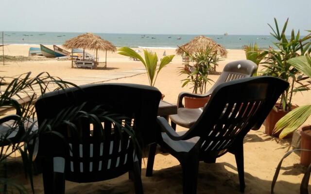 Cisco's Beach Shack and Cottages