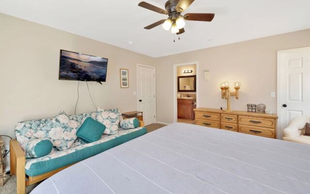 KIT Kat's Hideaway #1874