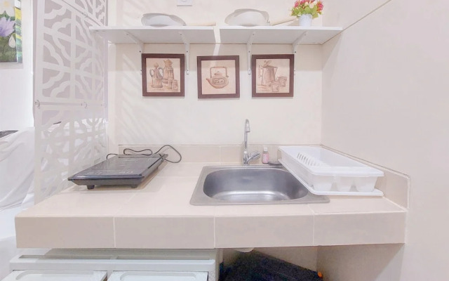 Good Place And Cozy Studio Apartment B Residence