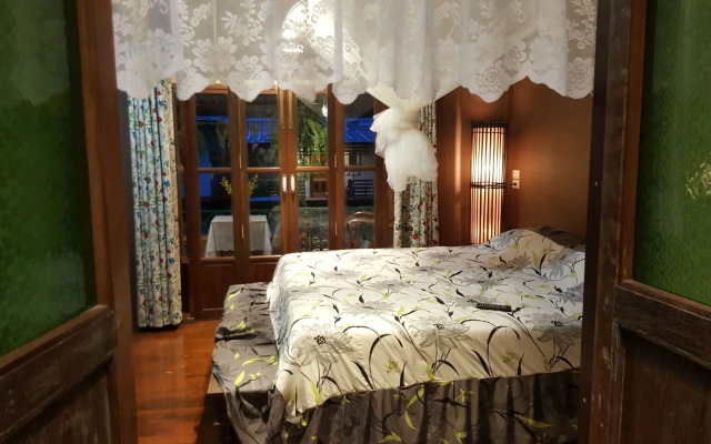 Bang Luang House