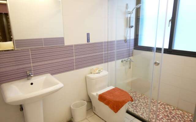 Big City Small House Homestay