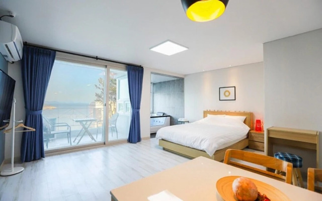 Yeosu Lamer Pension