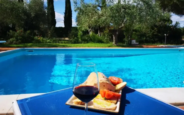 Rosehip apt With Shared Pool