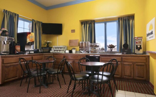 Days Inn Liberty / NE Kansas City