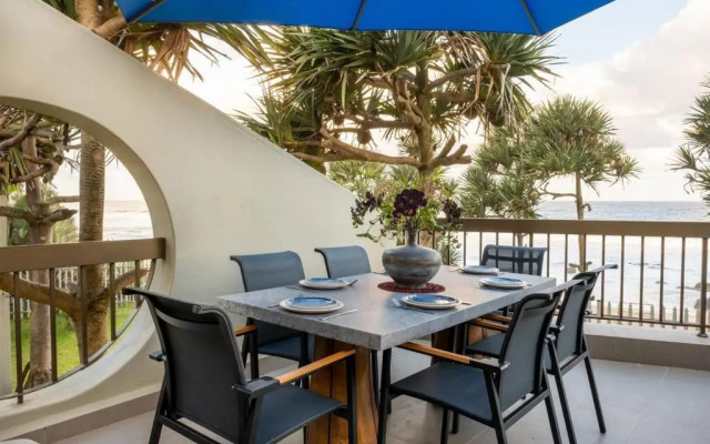 Beachfront Luxury - 2 Chaka's Place