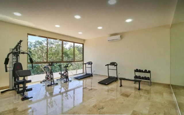 2 Bedroom apartment with 2 Pools, Wifi & GYM