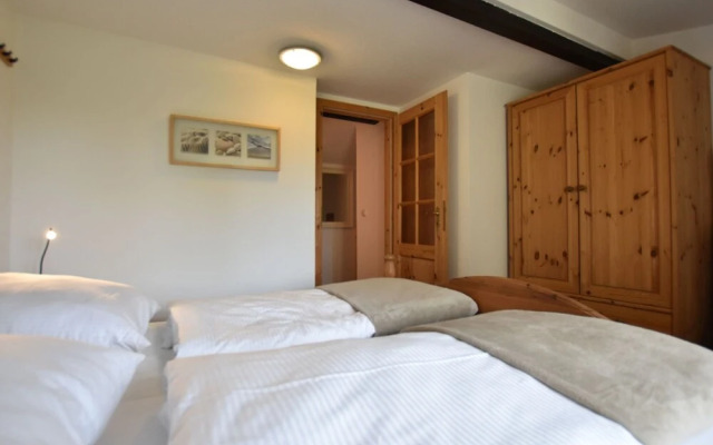 Spacious Apartment in Stove with Waterfront