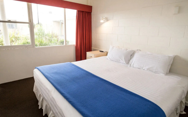 Edgewater Hotel