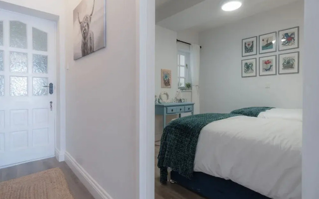 The Sand Castle - 2 Bedroom Apartment - Tenby