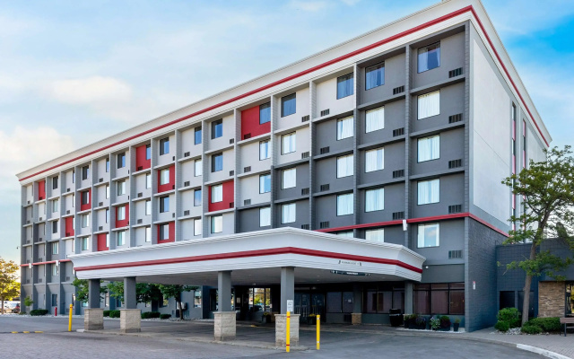 Best Western Plus Toronto Airport Hotel