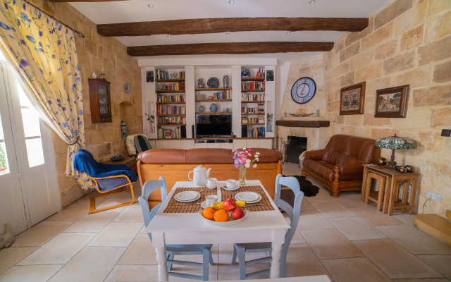 Village Knights Accommodation
