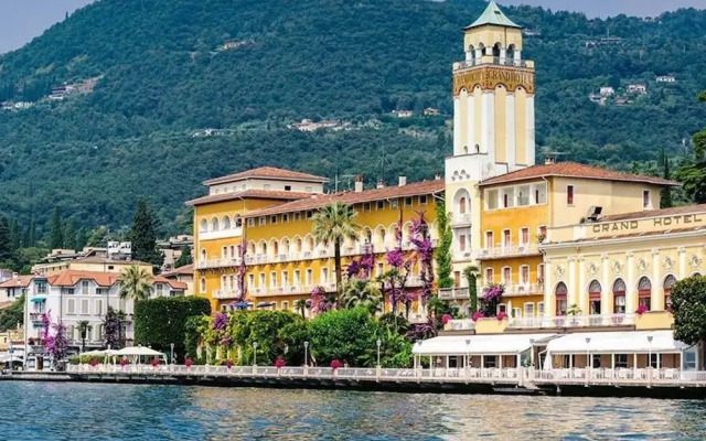 Lovely Flat With Shared Pool and Amazing Lake View