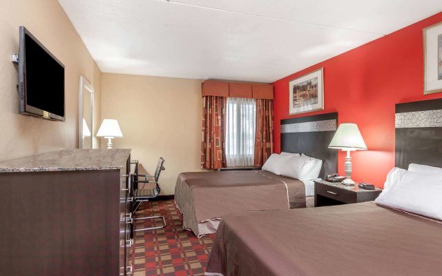 Howard Johnson Hotel by Wyndham Newark Airport