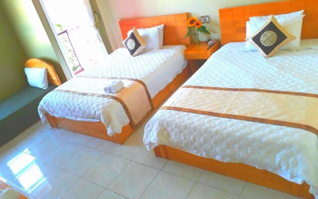 Golden Pine Hotel