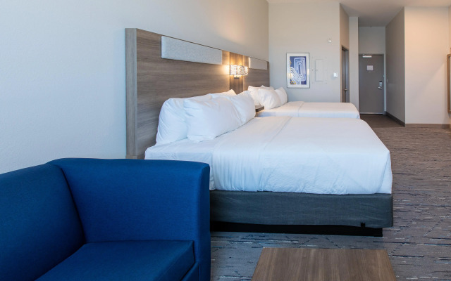 Holiday Inn Express & Suites Englewood Denver South by IHG