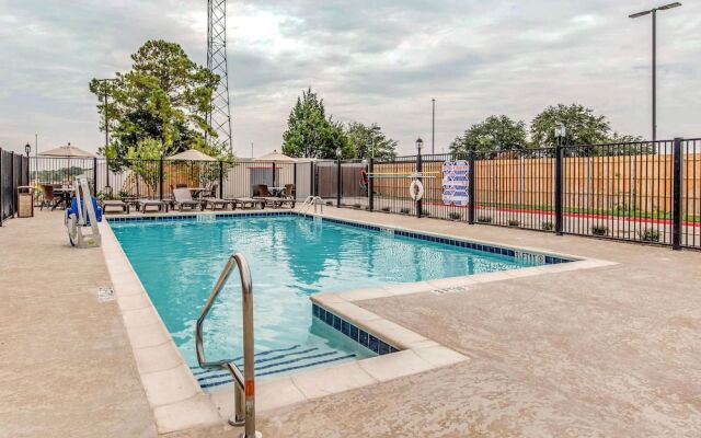 Sleep Inn & Suites