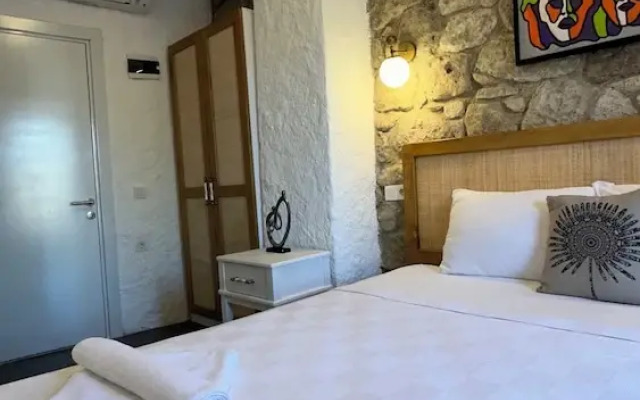 The Comelly Alaçatı