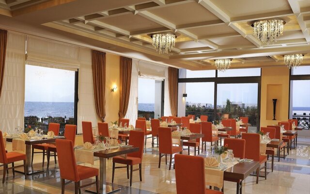 Grand Hotel Holiday Resort