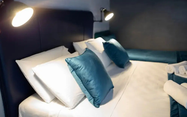 Blu Diamond in Naples