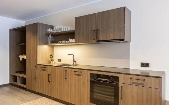 Spacious Apartment With Terrace