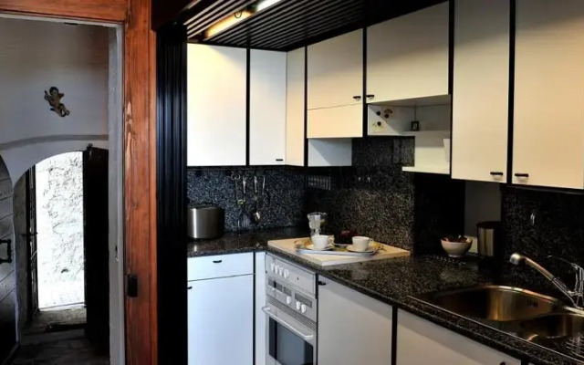 Roncate Residence