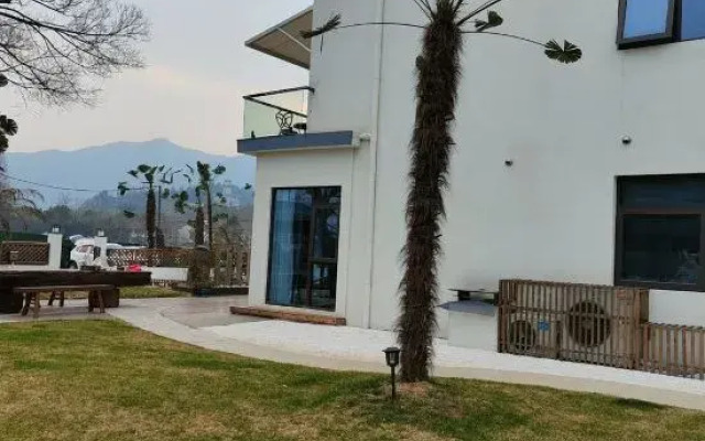 Yixiyixia Homestay
