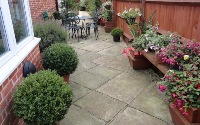 Tudor Rose Bed And Breakfast