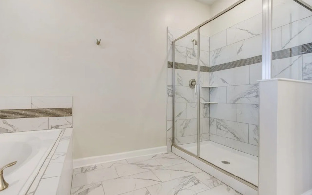 Stunning Villa w/ No Rear Neighbors! Near Disney