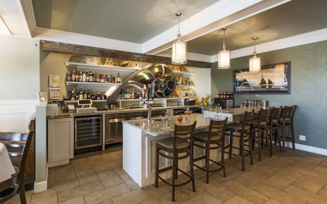 Seaside Oceanfront Inn