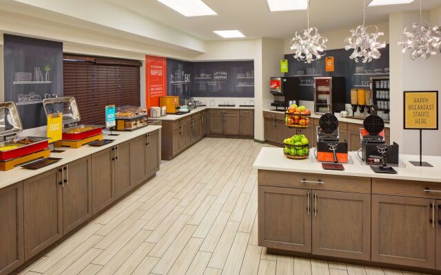 Hampton Inn & Suites Nashville-Airport