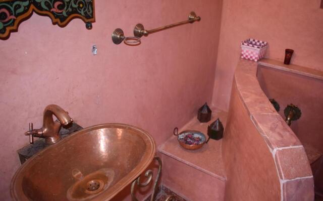 Riad Alaoui 135 with swimming pool and free parking