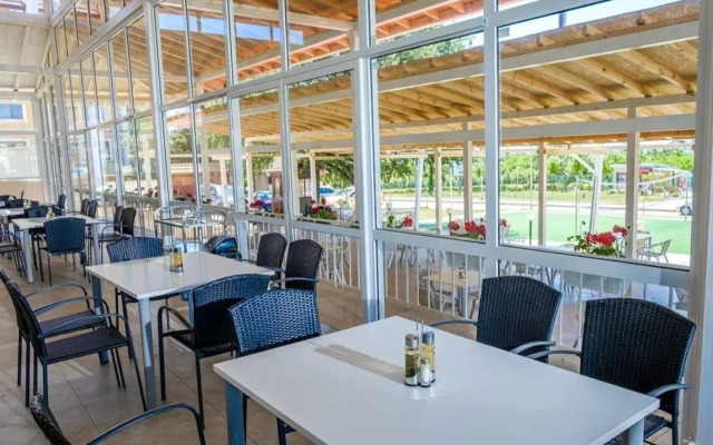 Hotel Vemara Club