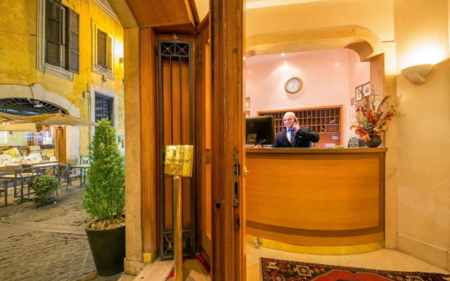 9Hotel Cesari