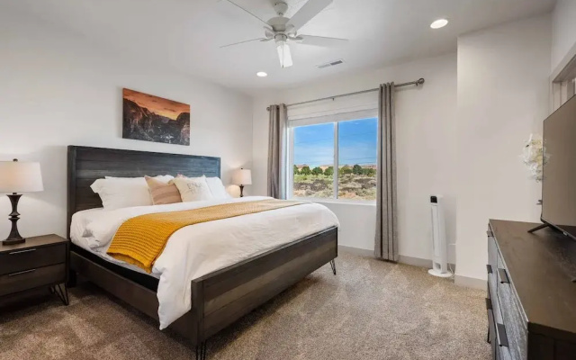 Hallser's Escape 6 Bedroom Home
