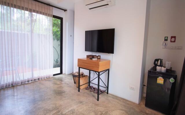 At Leaf Villa