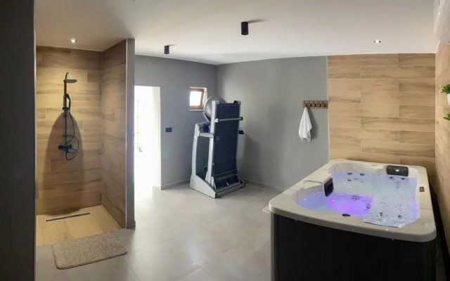 Awesome Home in Lisicic With 3 Bedrooms, Wifi and Sauna