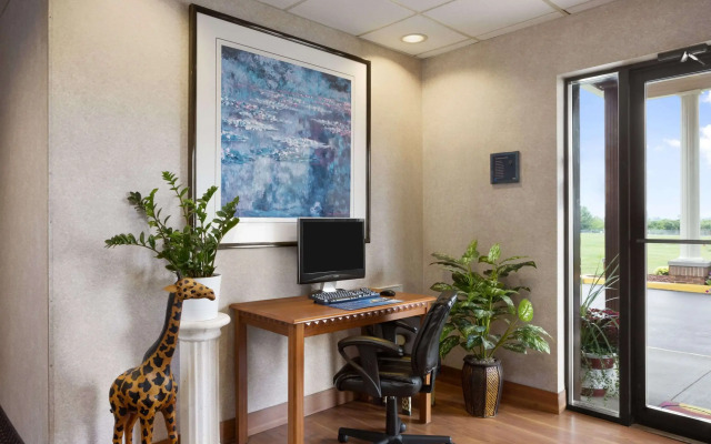 Days Inn by Wyndham Middletown