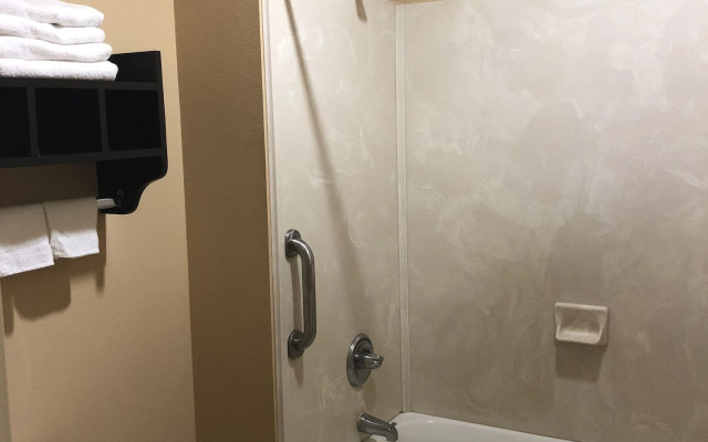 Weston Inn & Suites