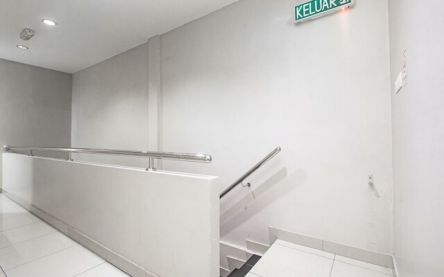 Nice Stay Three Six Five Services by OYO Rooms