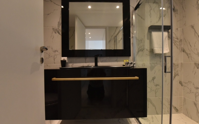 4 Elements Sea Side Luxury Suites - Wind