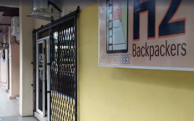 H2 Backpackers