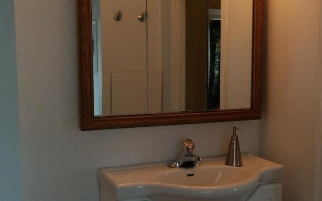 Fairmont House Bed & Breakfast