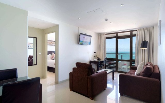 Ramada Suites by Wyndham Wailoaloa Beach Fiji Hotel