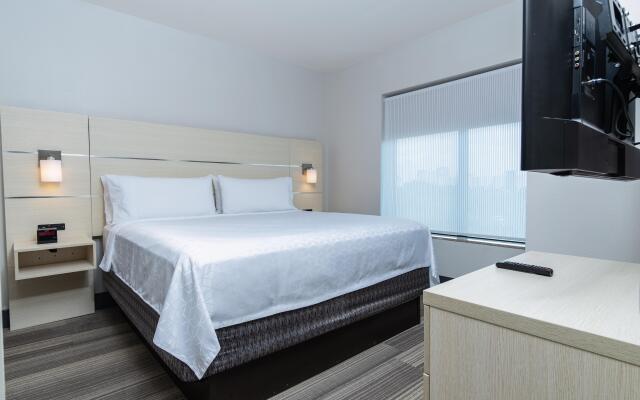 Holiday Inn Express & Suites, International Drive by IHG