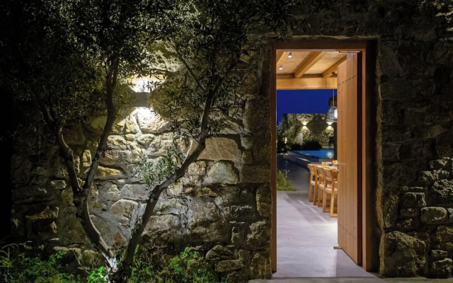Mykonian Luxury Villa Filyra with Pool
