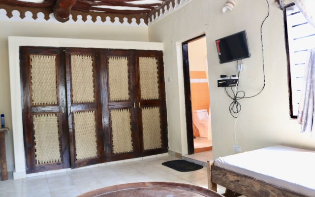 Room in Guest Room - A Wonderful Beach Property in Diani Beach Kenya.a Dream Holiday Place