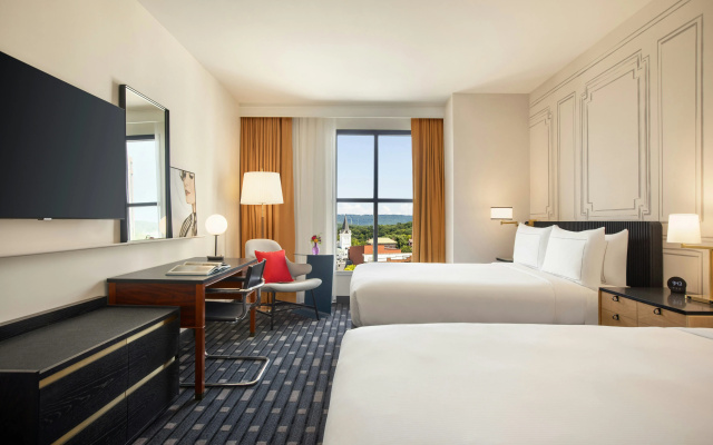 106 Jefferson Huntsville, Curio Collection by Hilton