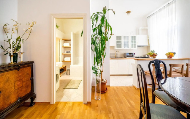 Luxurious Kafka family apt in Old Town