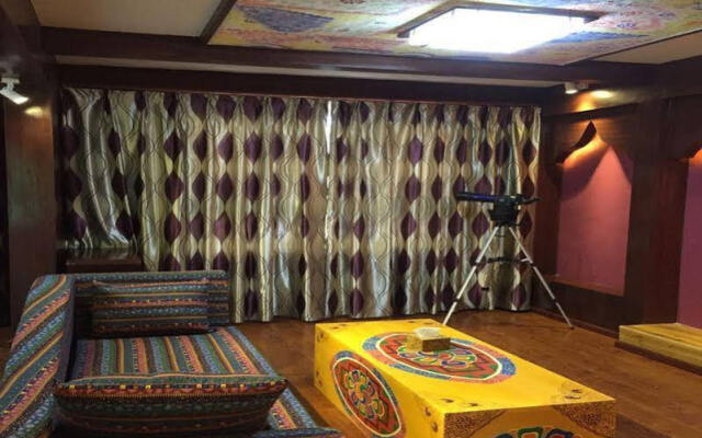 Ruo Chujian Youth Hostel
